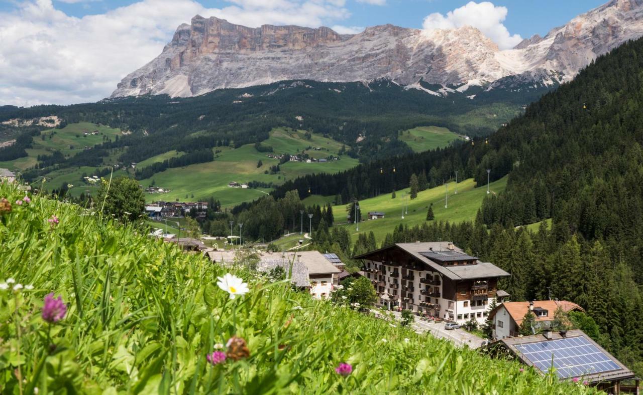 Hotel Dolomiti La Villa  Dış mekan fotoğraf